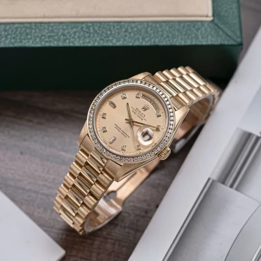 Rolex Oyster Perpetual Day-Date 36mm 18238 Mặt Số Tia Vàng Vành Kim Cương Thiên Nhiên