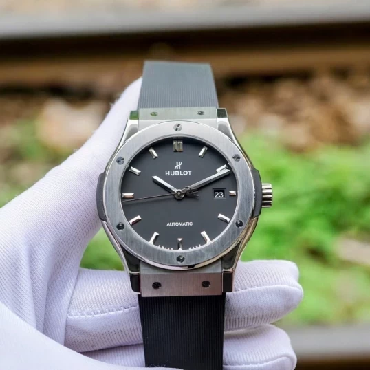 Hublot Classic Fusion Titanium 42mm 542.NX.1171.RX Black Dial