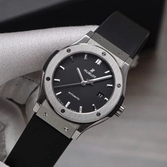 Hublot Classic Fusion Titanium 42mm 542.NX.1171.RX