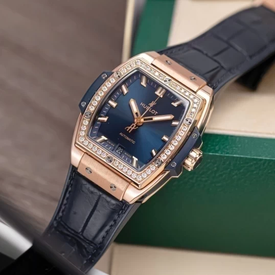 Hublot Spirit of Big Bang King Gold Blue Diamonds 665.OX.7180.LR.1204