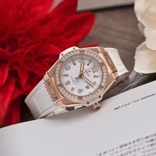 Hublot Big Bang One Click King Gold White Diamonds 33mm Ref. 485.OE.2080.RW.1204