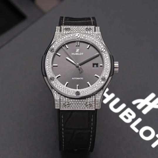 Hublot Classic Fusion Titanium Pave Diamond Grey Dial 42mm 542.NX.7071.LR