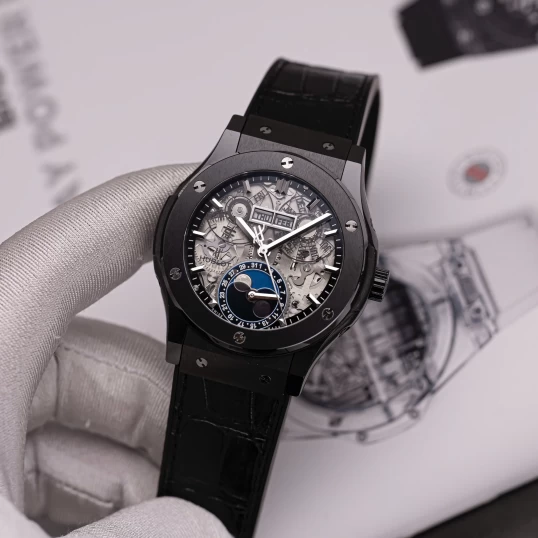 Hublot Classic Fusion Aerofusion Moonphase Ceramic 42mm 547.CX.0170.LR