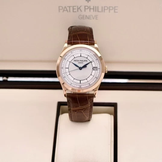 Patek Philippe Calatrava 5296R-001 Rose Gold – Sector Dial