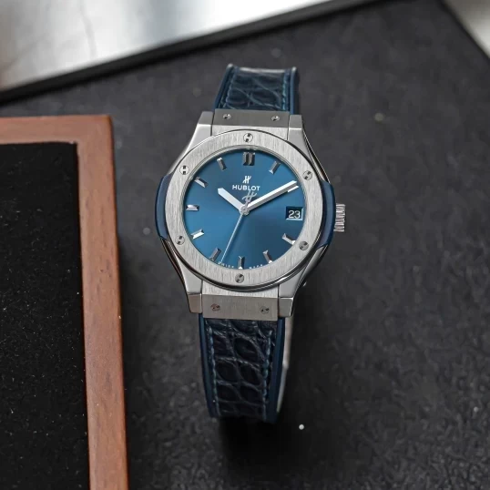 Hublot Classic Fusion Titanium Blue 33mm – Ref. 581.NX.7170.LR