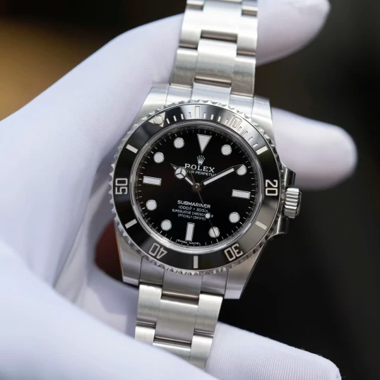 Rolex Oyster Perpetual Submariner No-Date 40mm Ref. 114060 – Black Dial