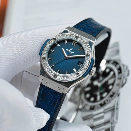 Hublot Classic Fusion 33mm Blue Dial Diamond Bezel – 581.NX.6670.LR.1104.JPN19