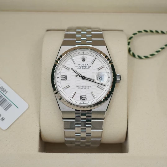 Rolex Oyster Perpetual Land-Dweller 36mm Ref. 127234-0001 – Mặt số trắng họa tiết tổ ong