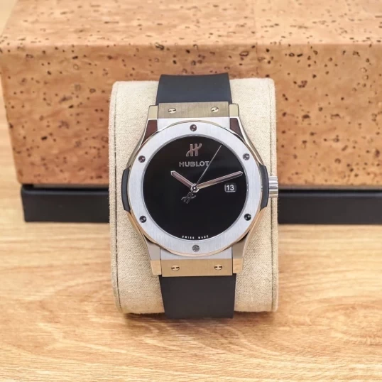 Hublot Classic Fusion 42mm – Ref. 591.NX.1270.RX.MDM – Black Dial