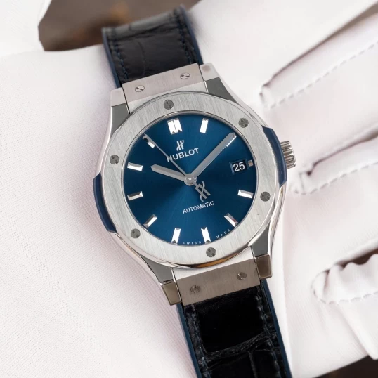 Hublot Classic Fusion Blue Dial Size 38mm - 565.NX.7170.LR